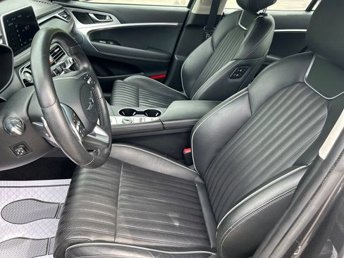 Used 2021 Genesis G70 3.3T AWD/4WD image 11