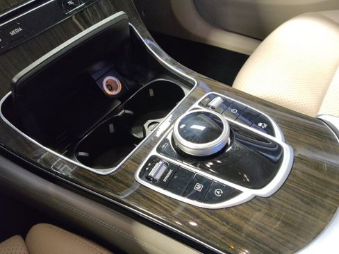 Used 2019 Mercedes-Benz GLC 300 image 26