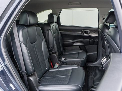 Used 2023 Kia Sorento EX image 21
