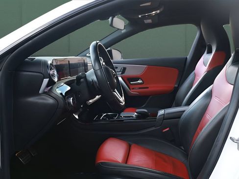 Used 2021 Mercedes-Benz CLA 250 image 19