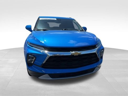 Used 2024 Chevrolet Blazer LT w/ Convenience Package FWD image 2
