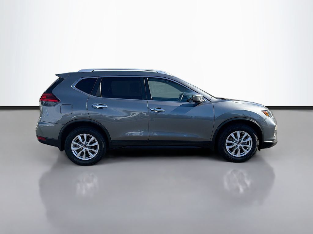 Used 2017 Nissan Rogue SV FWD image 4