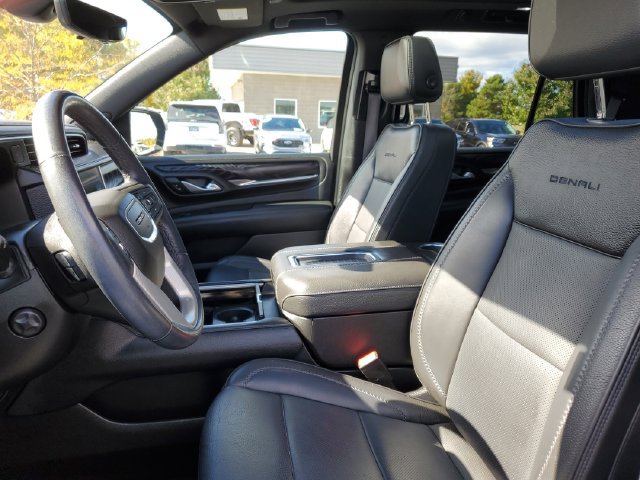 Used 2022 GMC Yukon Denali w/ Denali Premium Package AWD/4WD image 8
