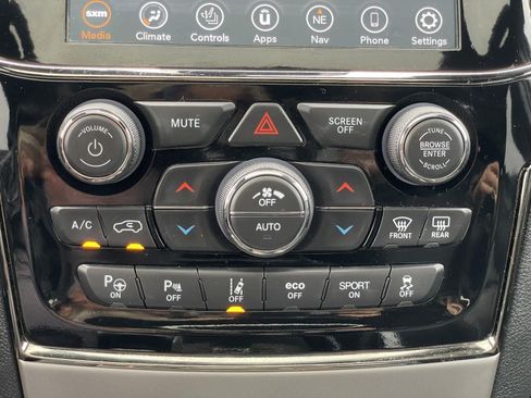 Used 2020 Jeep Grand Cherokee High Altitude AWD/4WD image 27
