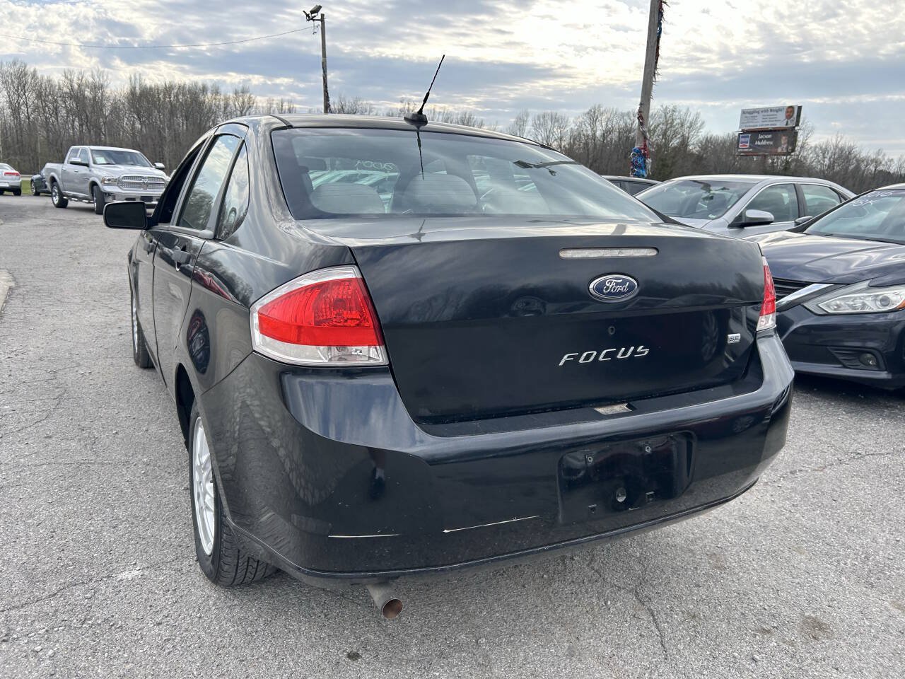Used 2009 Ford Focus SE FWD image 6