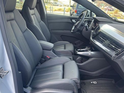 Used 2025 Audi Q4 e-tron Premium Plus w/ Premium Plus image 13