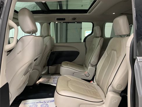 Used 2021 Chrysler Pacifica Limited w/ Premium & Safety Sphere Group AWD/4WD image 20