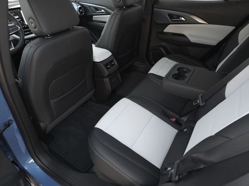 Used 2024 Chevrolet Equinox EV LT w/ Active Safety Package 3 image 35