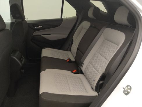 Used 2024 Chevrolet Equinox LS w/ LS Convenience Package FWD image 18
