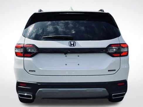 New 2026 Honda Pilot Touring image 6