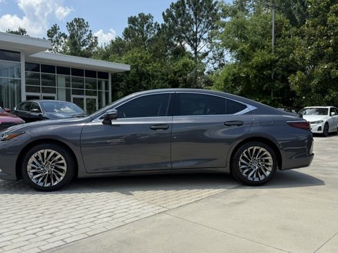 Used 2025 Lexus ES 350 Ultra Luxury FWD image 3