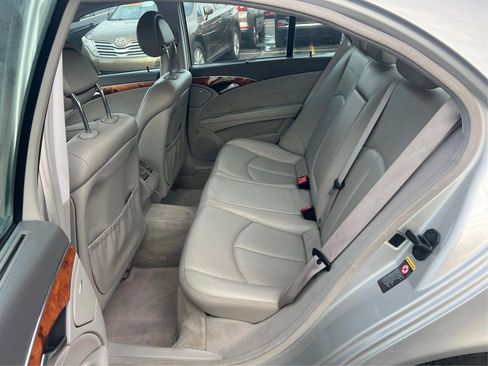 Used 2005 Mercedes-Benz E 320 4MATIC Sedan image 11