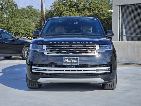 Used 2024 Land Rover Range Rover Autobiography image 6