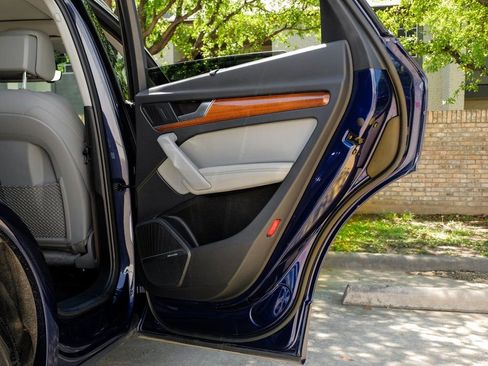 Used 2022 Audi Q5 2.0T Prestige w/ Prestige Package image 59