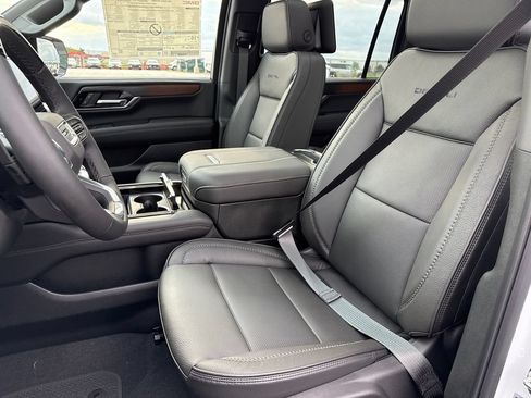 New 2026 GMC Yukon XL Denali w/ Denali Reserve Package AWD/4WD image 16