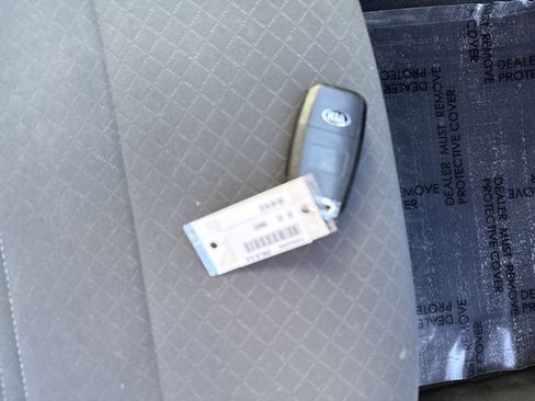 Used 2019 Kia Sorento AWD V6 image 34