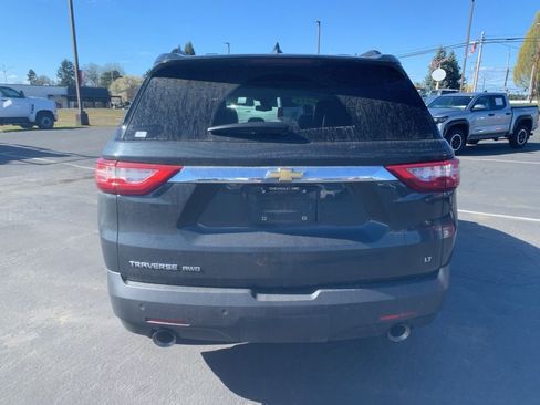 Used 2019 Chevrolet Traverse LT w/ LT Premium Package image 3