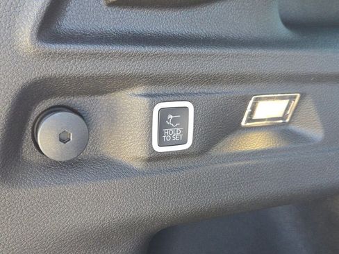 New 2025 Jeep Grand Cherokee L Altitude image 16