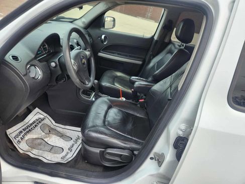 Used 2010 Chevrolet HHR LS image 11