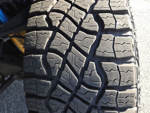 Used 2025 Chevrolet Silverado 2500 ZR2 w/ Technology Package image 17