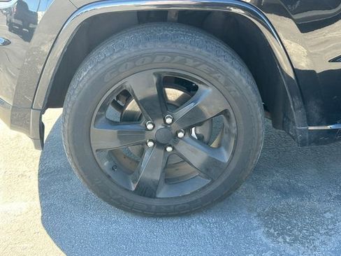 Used 2015 Jeep Grand Cherokee Altitude image 11