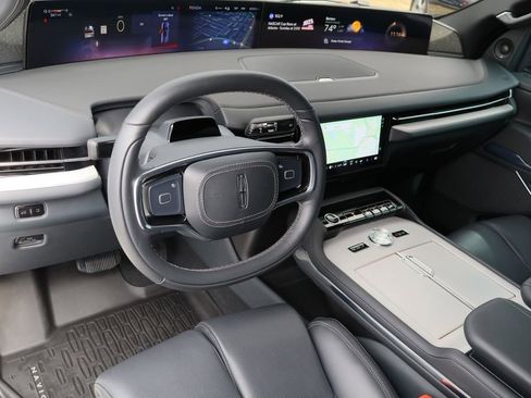 Used 2025 Lincoln Navigator L Reserve w/ Jet Appearance Package image 11