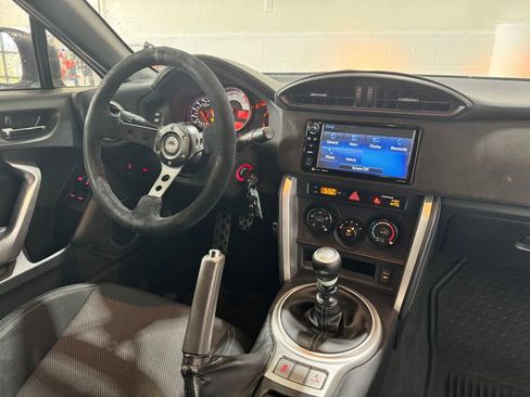 Used 2019 Toyota 86 RWD image 26