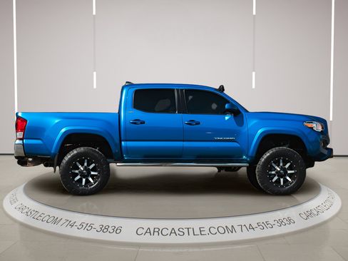 Used 2017 Toyota Tacoma SR5 w/ Tow Package AWD/4WD image 17