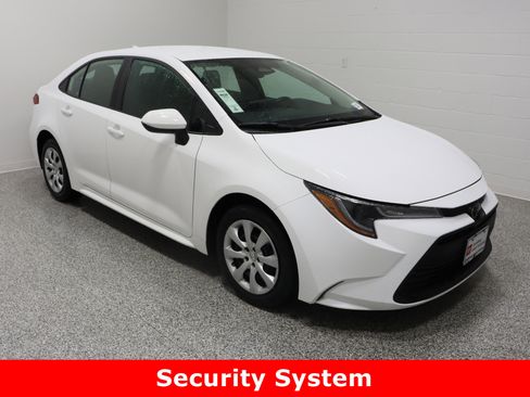 Certified 2025 Toyota Corolla LE image 4