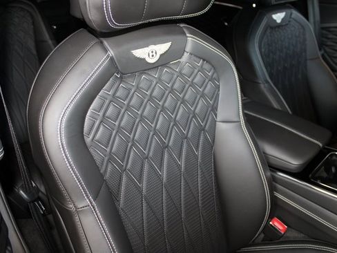 Used 2022 Bentley Flying Spur V8 image 41