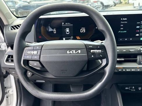 Used 2025 Kia K4 FWD image 18