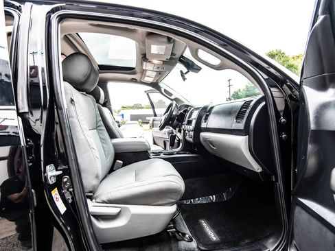 Used 2018 Toyota Sequoia SR5 RWD image 38