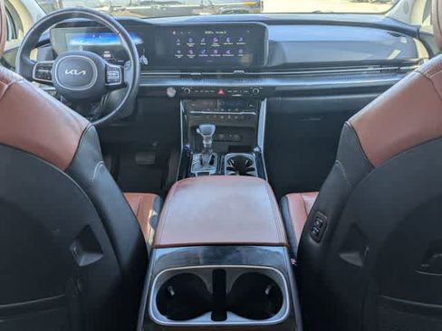 Used 2024 Kia Carnival SX Prestige image 18