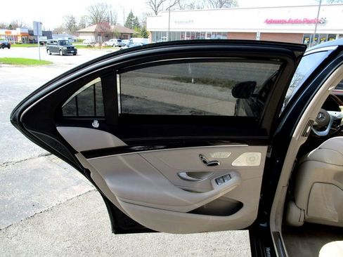 Used 2018 Mercedes-Benz S 560 4MATIC Sedan image 38