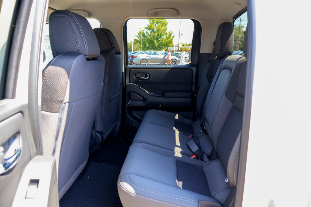 New 2026 Nissan Frontier SV w/ Tow Package AWD/4WD image 8