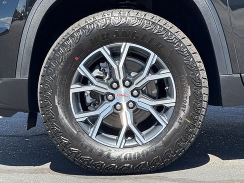 New 2026 GMC Acadia AT4 image 28