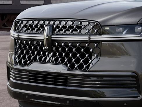 New 2027 Lincoln Navigator Black Label AWD/4WD image 17