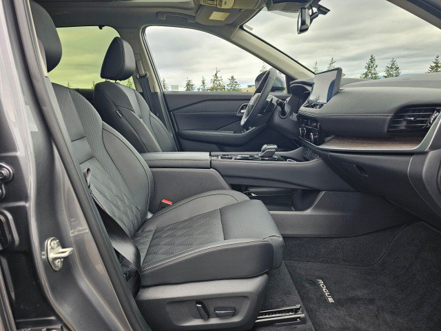 Certified 2026 Nissan Rogue Platinum AWD/4WD image 10