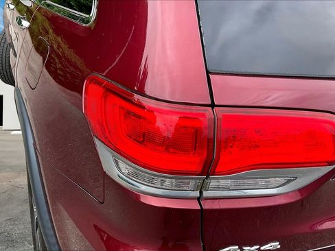 Used 2018 Jeep Grand Cherokee Limited AWD/4WD image 27