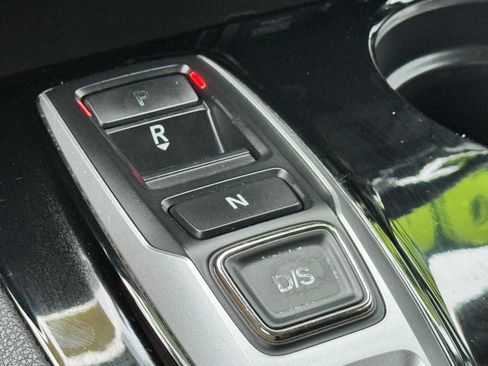 Used 2016 Honda Pilot Touring image 23