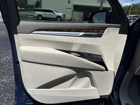 New 2026 Cadillac Escalade Platinum Luxury w/ LPO, Radiant Package AWD/4WD image 19