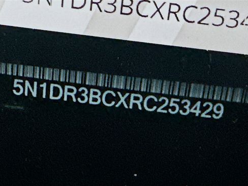 Used 2024 Nissan Pathfinder SV image 12