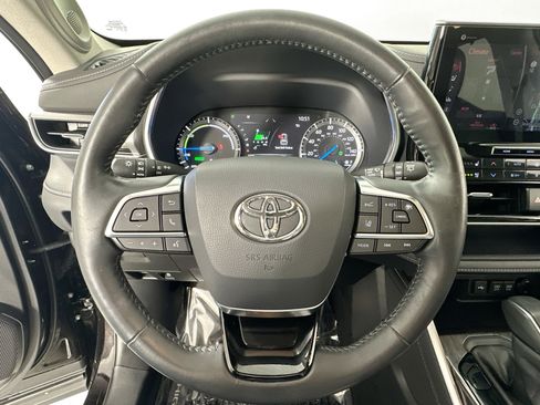 Used 2020 Toyota Highlander Platinum image 11