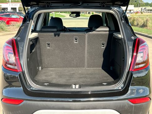 Used 2022 Buick Encore Preferred w/ Safety Package image 22