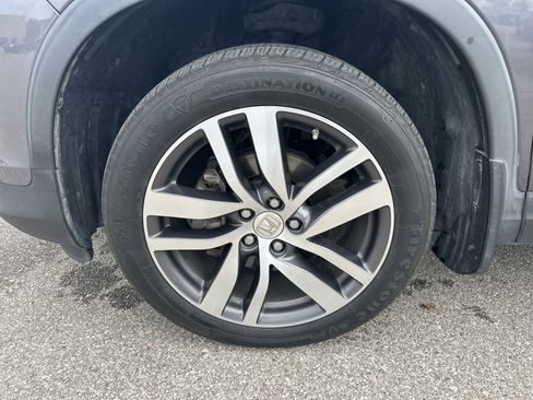 Used 2017 Honda Pilot Touring image 7