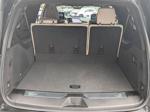 Used 2024 Cadillac Escalade ESV Sport w/ LPO, ONYX Package image 20