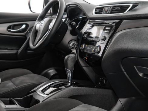 Used 2016 Nissan Rogue S AWD/4WD image 21