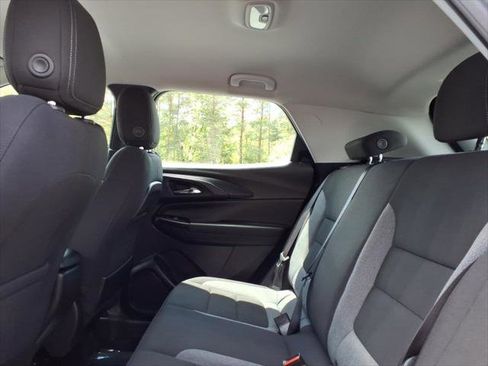 Used 2023 Chevrolet TrailBlazer LS FWD image 9