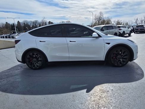 Used 2022 Tesla Model Y Performance image 38