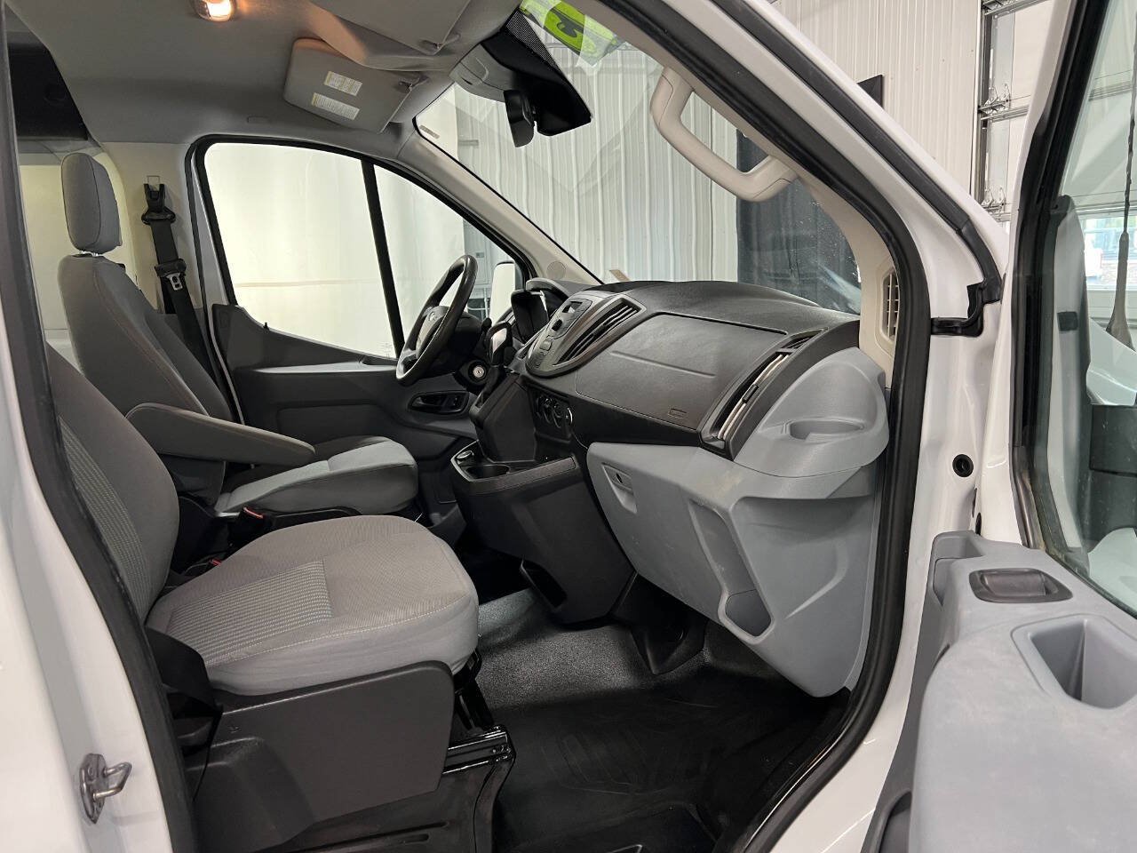 Used 2018 Ford Transit 250 148 Low Roof RWD image 9